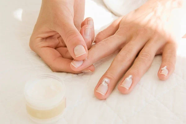 kem dưỡng móng tay kem dưỡng móng tay