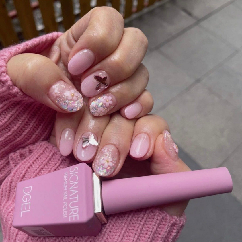 Nail màu hồng thạch vẽ hoa