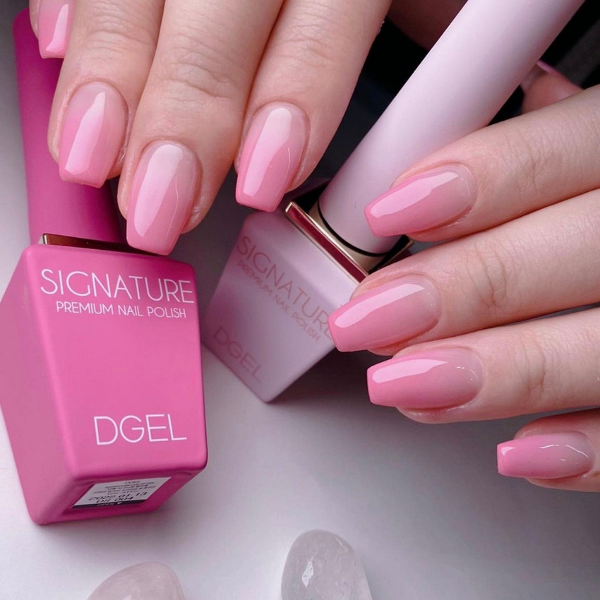 Mẫu nail màu hồng thạch Ombre
