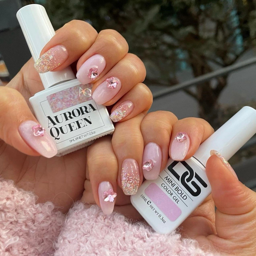 Nail màu hồng thạch sơn bóng