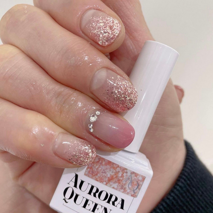 Mẫu nail màu hồng thạch Ombre