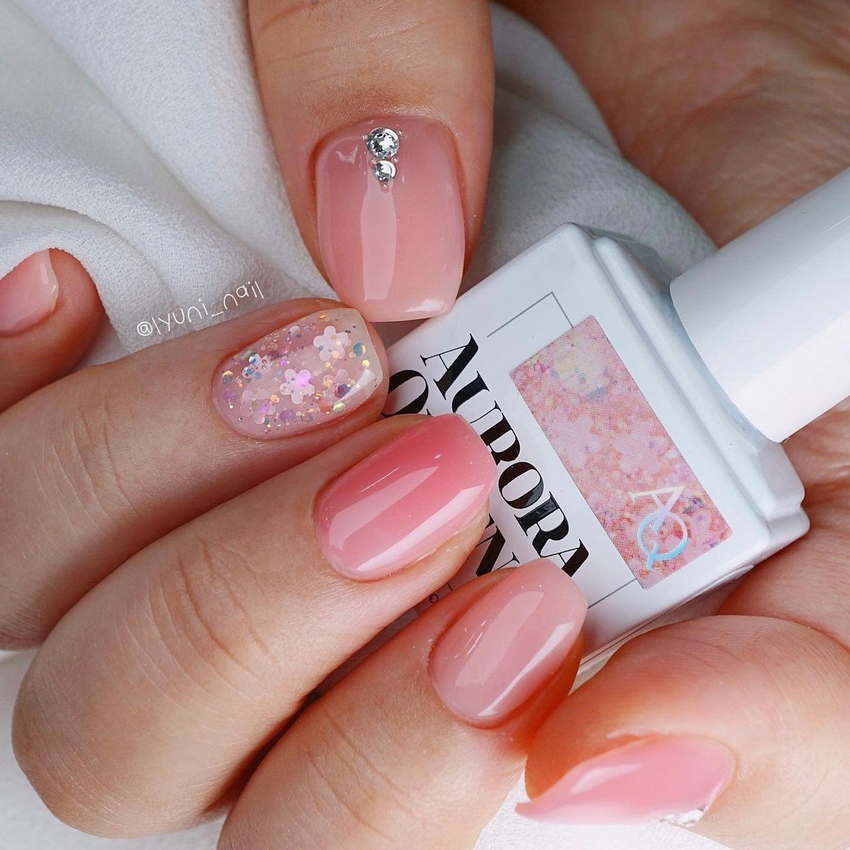 Nail hồng thạch Ombre bóng cổ điển