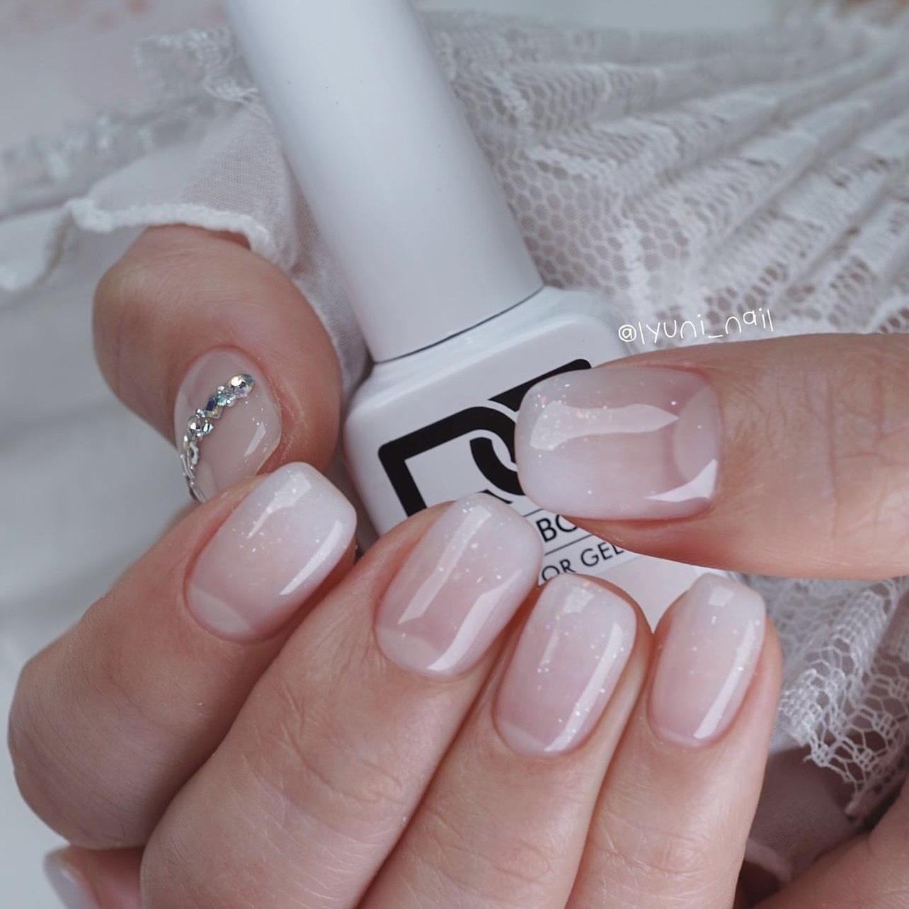 Nail ombre trắng