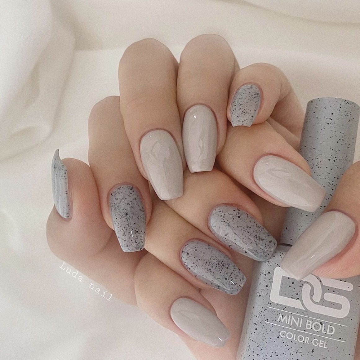 Yếu tố quyết định mẫu nail màu xám nào đẹp