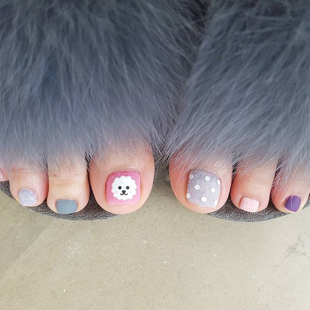Mẫu Nail chân với hình chú chó