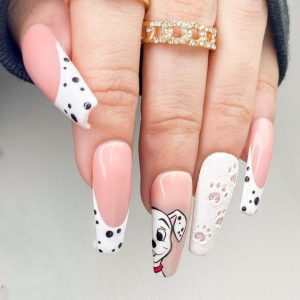Nail hình chó đốm trắng hồng